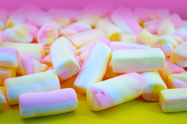 Marshmallows Στο Ροζ Φόντο Κοντινό Πλάνο — Φωτογραφία Αρχείου