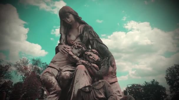 Figura Ángel Oración Una Estatua Piedra Muy Antigua Muerte Ángel — Vídeo de stock