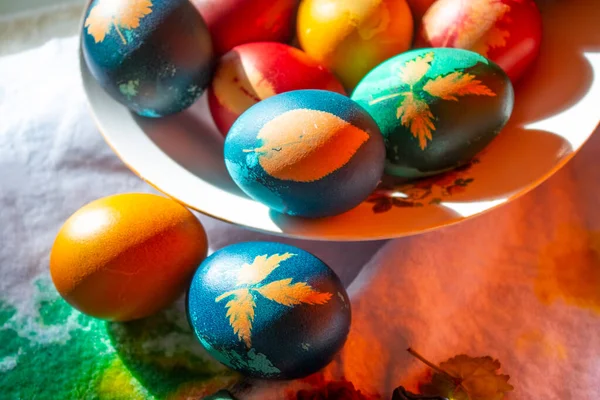 Traditional Easter Eggs Dyed Leaves Light Easter Holiday Religious Traditions — Stock Photo, Image