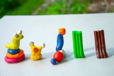 Kil heykel konseptinin biçim ve renkleri.