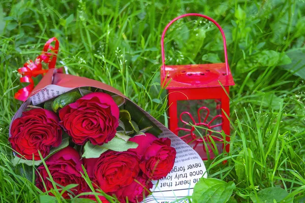 Schöner Roter Rosenstrauß Edle Rote Rosen Mit Leuchtendem Bokeh — Stockfoto