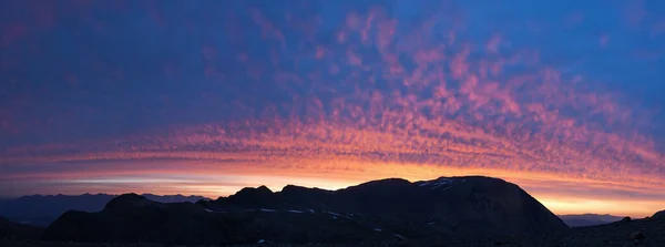 Vista Panorâmica Céu Pôr Sol Noite Nas Montanhas — Fotografia de Stock