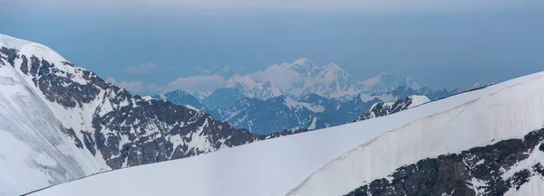 Vista Panoramica Sulle Montagne Cime Innevate Ghiacciai — Foto Stock