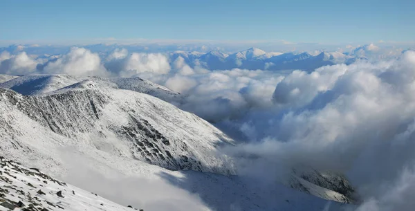 Mountains Clouds Snow Covered Slopes Peaks — Stock Photo, Image