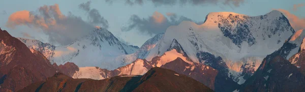 Панорамний Вид Гірський Хребет Заході Сонця — стокове фото