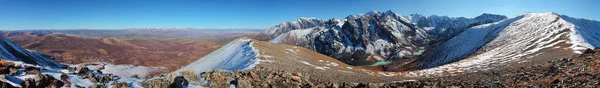 Snötäckta Berg Panoramautsikt Uppifrån — Stockfoto