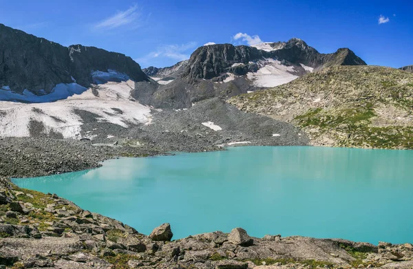 View Mountain Lake Sunny Summer Day Rocky Treeless Shores — Stock Photo, Image