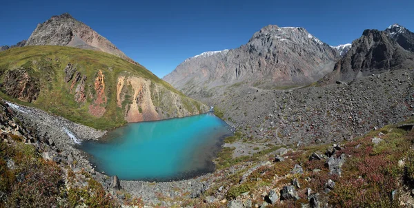 Small Turquoise Lake Altai Mountains Scenic Panoramic View — Stock Photo, Image