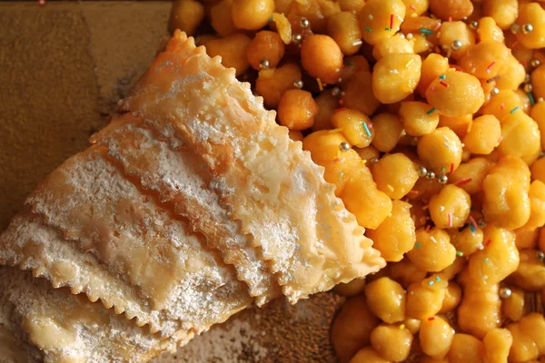 Traditional Italian food, Struffoli — Stock Photo, Image