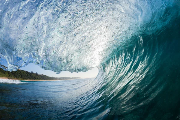 Wave binnen zwemmen — Stockfoto