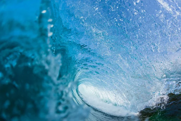 スイミング内の波 — ストック写真