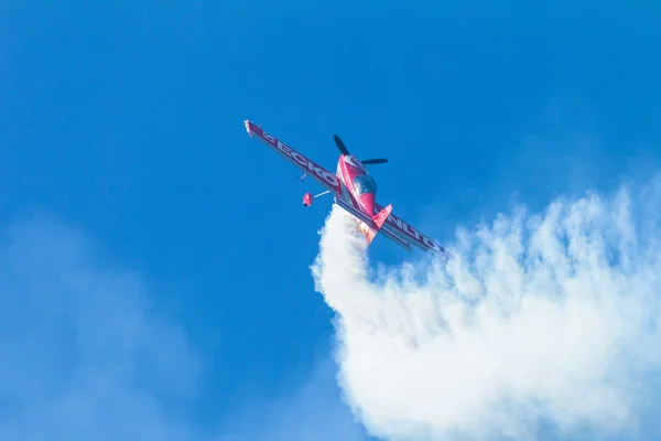 Aviones de vuelo acrobático — Foto de Stock