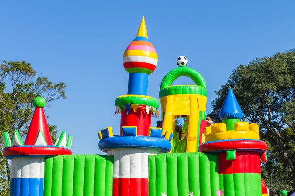 Nafukovací hrad dětská hřiště — Stock fotografie