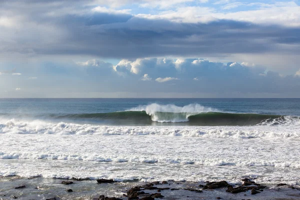 Puissance des vagues océaniques — Photo