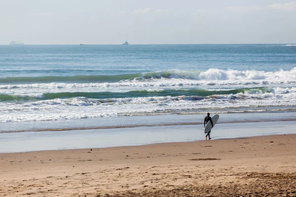 Surfer Plaża Ocean — Zdjęcie stockowe