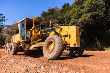 Sınıf öğrencisi yol toprak işleri yapımı