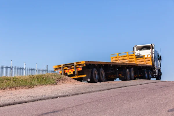 Heavy load, overloaded three-wheeler, … – License image – 70057708 ❘  lookphotos