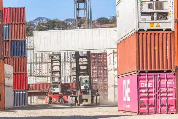 Steel Shipping Containers Stack Depot Vehicle Hydraulic Fork Lifter Machine — Stock Photo, Image