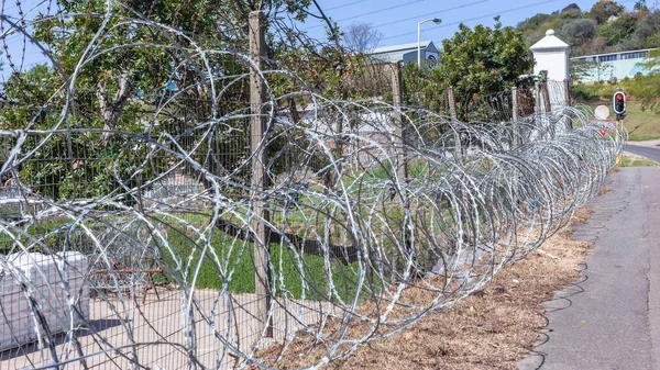 Rasierdraht Fabrikgrenzzaun Zum Schutz Von Fertigprodukten Vor Diebstahl Von Der — Stockfoto