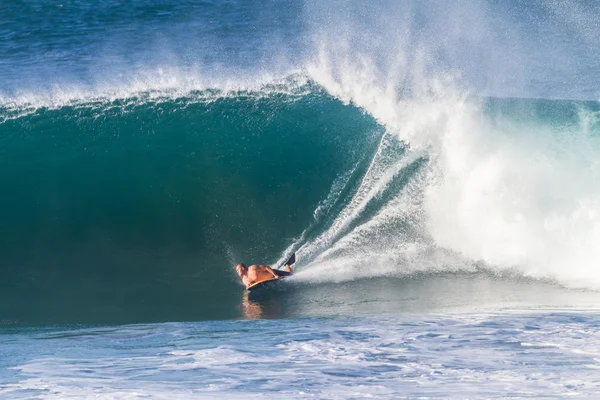 Серфінг bodyboarding хвилі океану — стокове фото