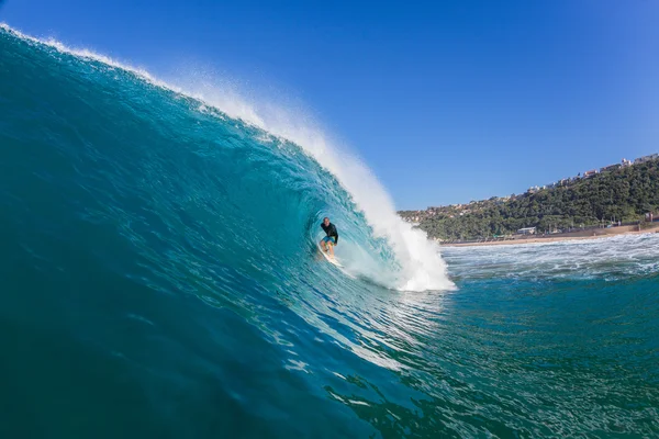 Surfing uvnitř trubice vlna — Stock fotografie