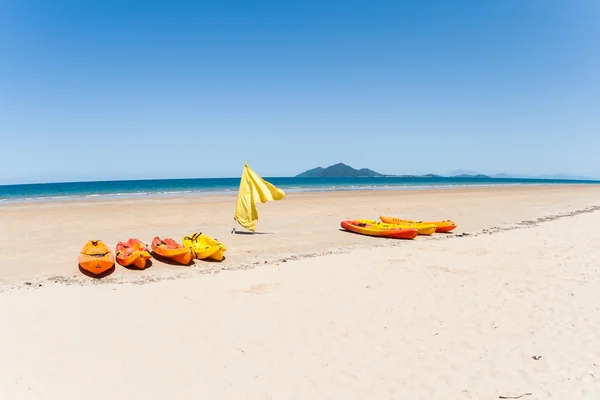 Kayak Canoas Playa Océano — Foto de Stock