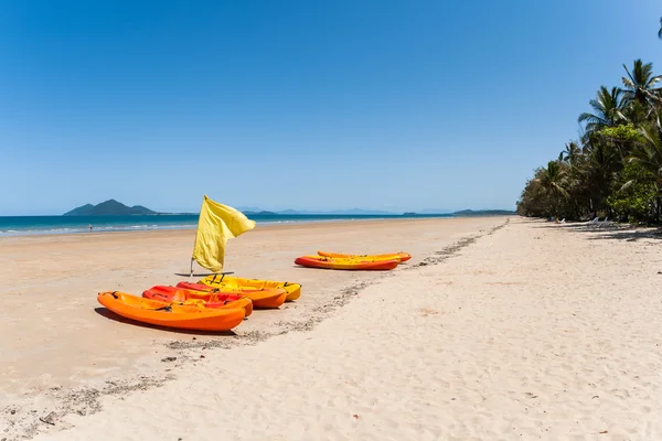 Kayak Canoes Beach Ocean — Stock Photo, Image