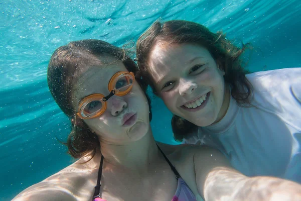 Girls Underwater Portrait — Stock Photo, Image