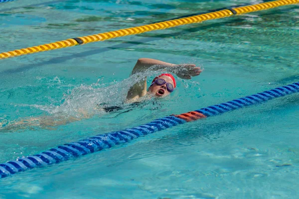 Girl Swim Race — Stock Photo, Image