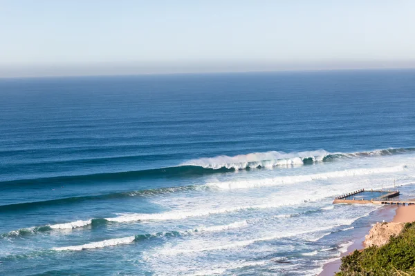 Olas hinchadas — Foto de Stock