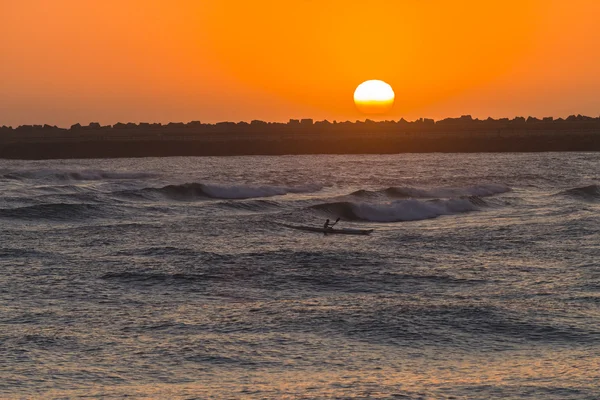 Surf-Ski Paddlers Ocean Sunrise — Stock Photo, Image