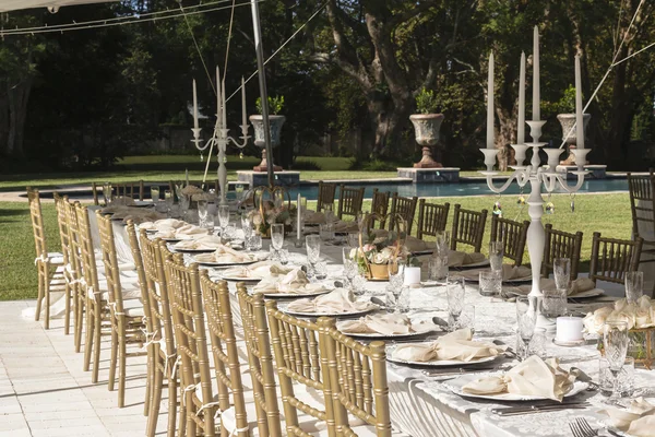 Décor de fête Tables Couverts — Photo