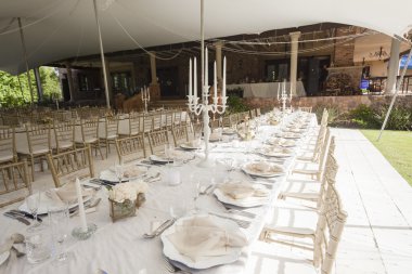 Parti dekor tablolar çatal bıçak takımı çadır köşkü