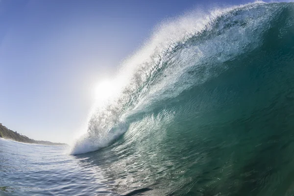 Vague écrasement de l'eau — Photo