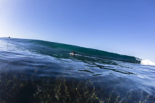 Mavi çökmesini sörf kaçış dalga resif — Stok fotoğraf