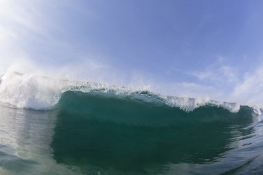 su çökmesini dalga