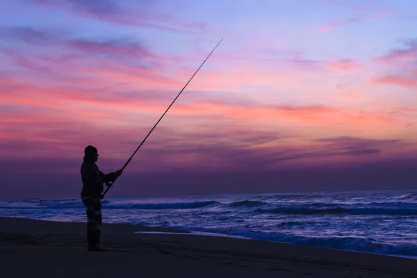 Pesca praia amanhecer cores — Fotografia de Stock