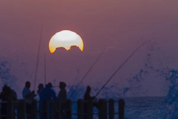 Fischerei Sonnenaufgang Fischer Silhouetten — Stockfoto