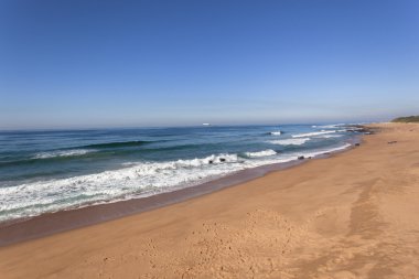 Plaj mavi okyanus dalgaları