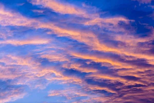 Хмари заходу сонця-колір — стокове фото