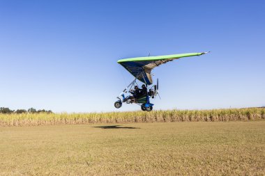 Microlight uçak iniş uçan
