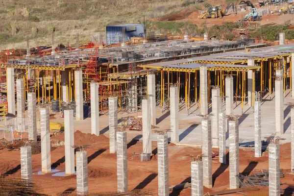 Construção Colunas de concreto — Fotografia de Stock