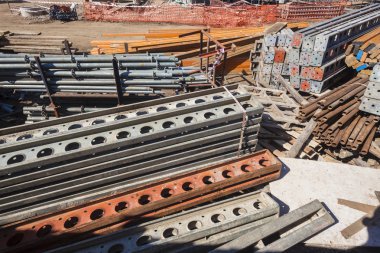 İnşaat ekipman desteği kirişler