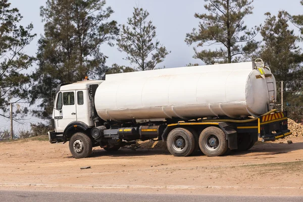 Camion citerne à eau — Photo