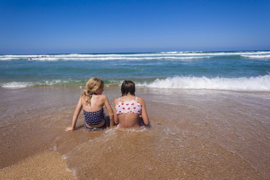 Kızlar plaj tatil