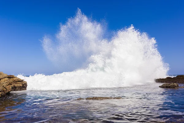 Ocean Wave potenza esplosiva — Foto Stock