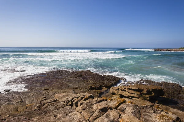 Costa rocciosa Blue Ocean — Foto Stock