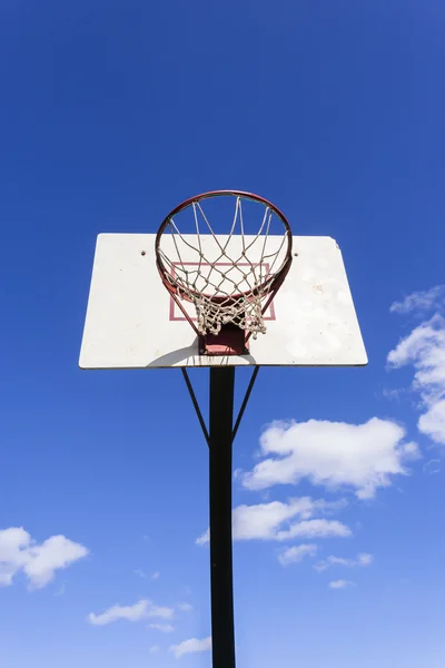 Basquetebol líquido fora — Fotografia de Stock