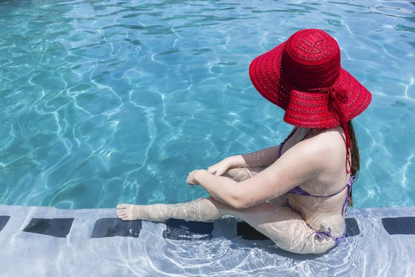 Girl Hat Swim Pool — Stock Photo, Image