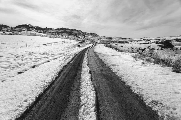 Montanhas Snow Dirt Road Tracks — Fotografia de Stock